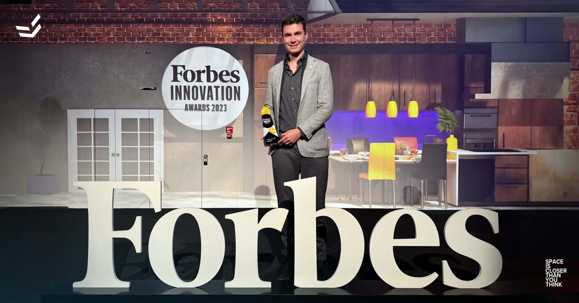EnduroSat wins Innovative Service of the Year by Forbes